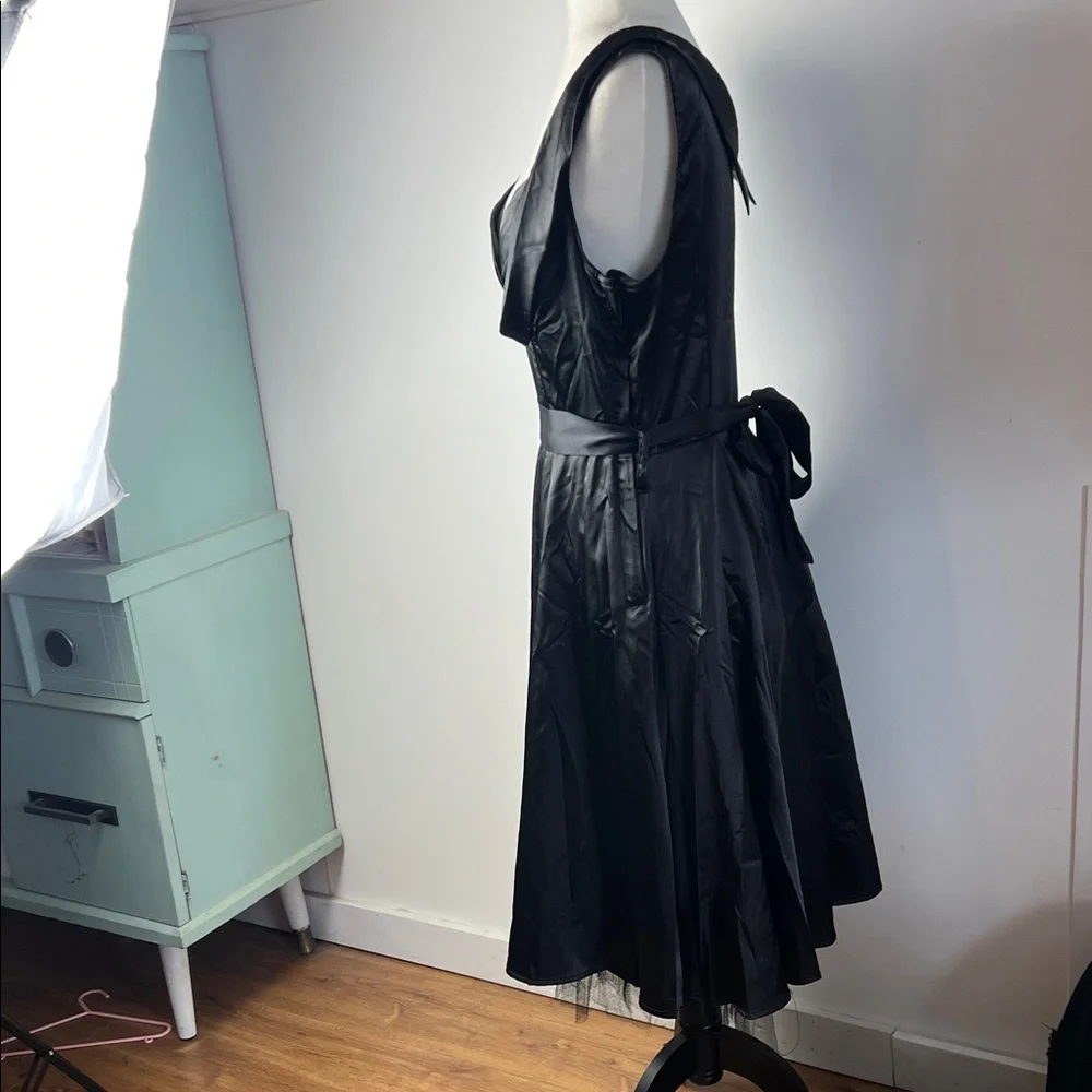 H&R Black Satin Cocktail Dress with sweetheart neckline and ribbon belt - Picture 5 of 11